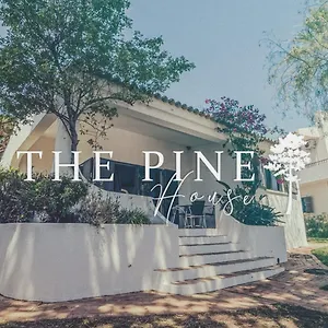 Pine House - Airport, And Center Alojamento de Acomodação e Pequeno-almoço